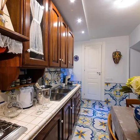 Apartament Giallo Napoletano *