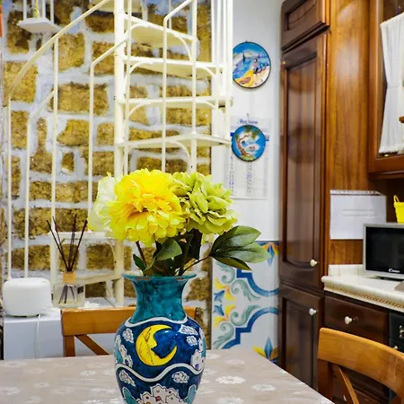 Apartament Giallo Napoletano